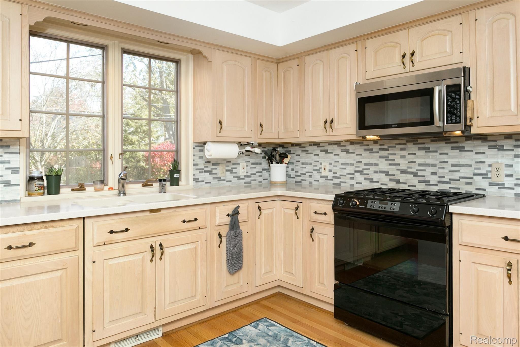 660 Cook Road Grosse Pointe, MI 48236 - Photo 20 of 49 Cook-14.jpg