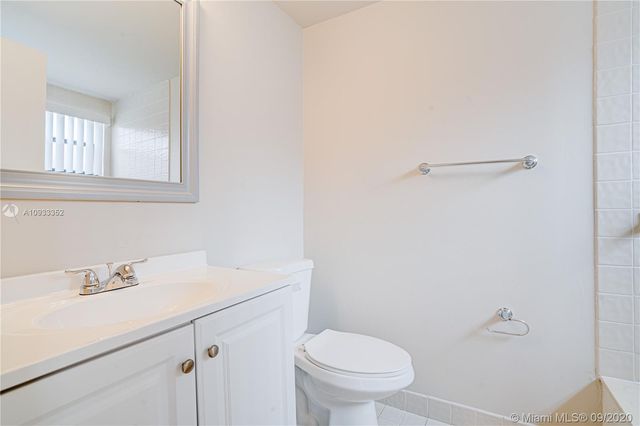 $325,000 | 21204 Harbor Way, Unit 12512, Aventura, FL 33180