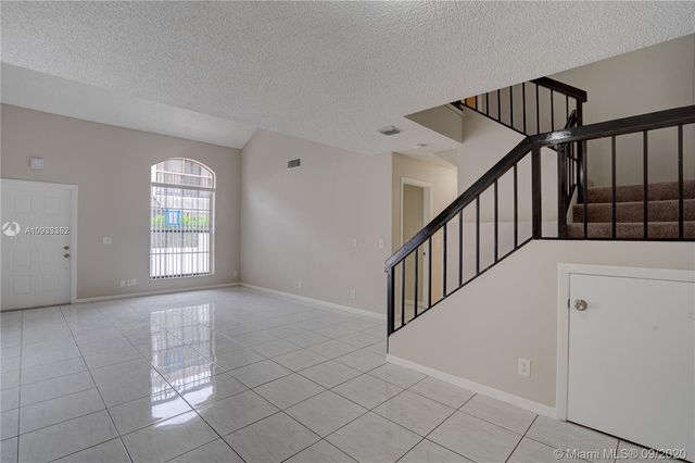 $325,000 | 21204 Harbor Way, Unit 12512, Aventura, FL 33180