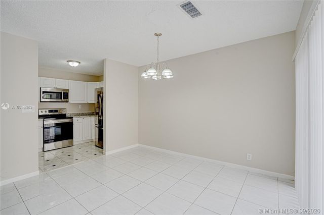$325,000 | 21204 Harbor Way, Unit 12512, Aventura, FL 33180