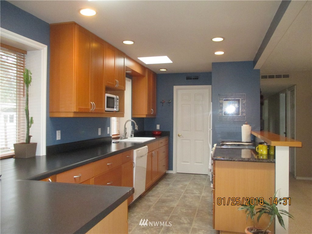 14211 147th Place Southeast Renton, WA 98059 - Photo 6 of 20