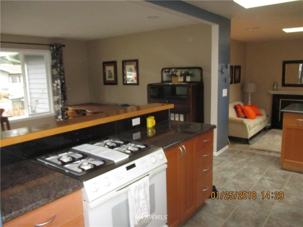 14211 147th Place Southeast Renton, WA 98059 - Photo 8 of 20