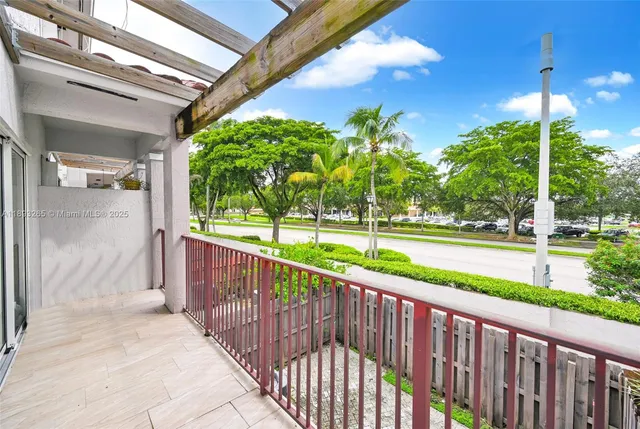 $459,000 | 10101 Southwest 154th Cir Court, Unit 10711, Miami, FL 33196