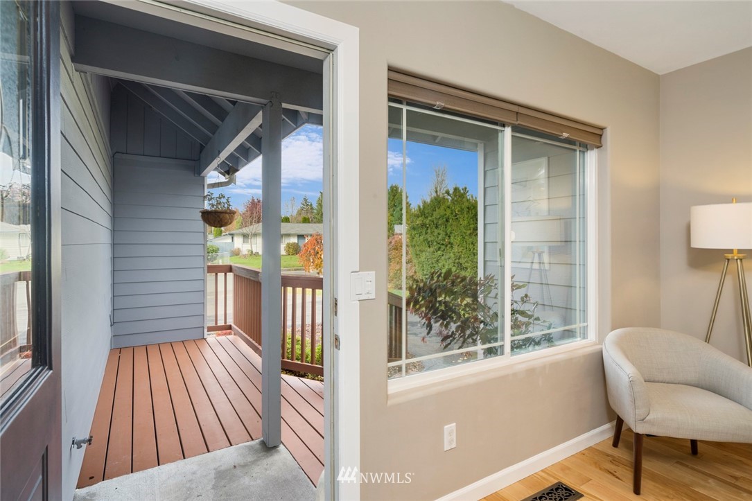 21125 4th Avenue West Bothell, WA 98021 - Photo 4 of 27
