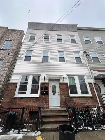 $2,249 | 107 Magazine Street, Unit 2R, Newark, NJ 07105