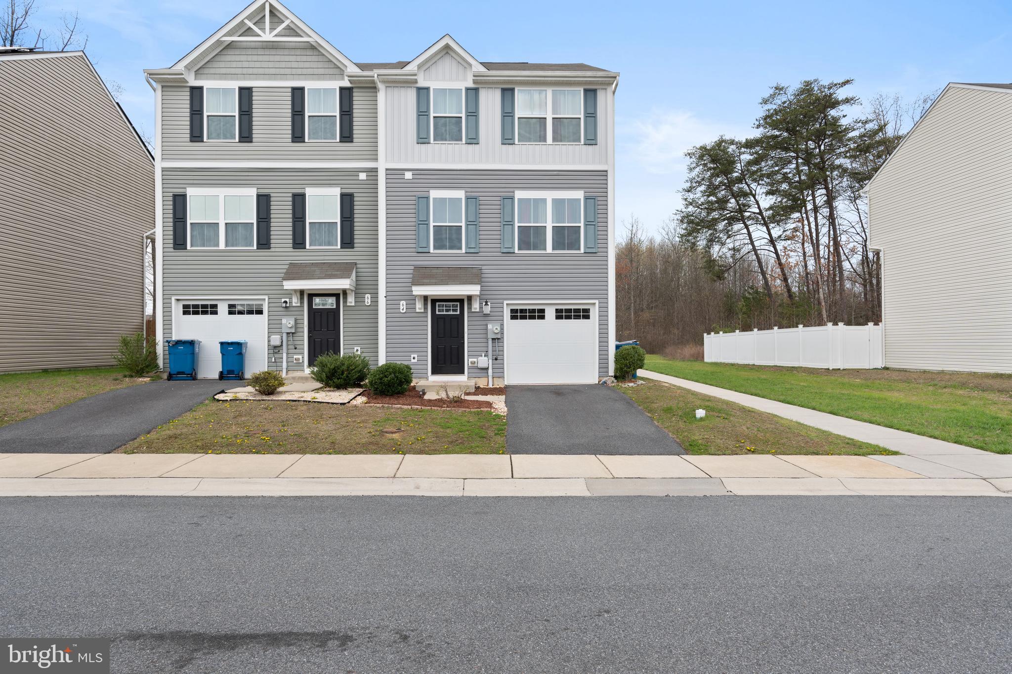 a view of building with a yard