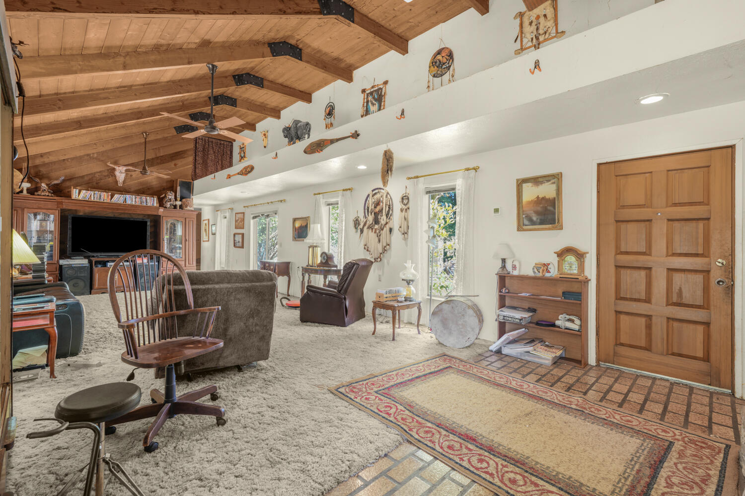 485 Plat B Road Sutherlin, OR 97479 - Photo 7 of 28 Living Room