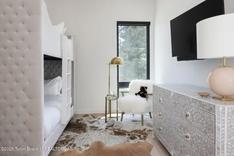 $5,950,000 | 185 Glenwood Street, Unit 9, Jackson, WY 83001