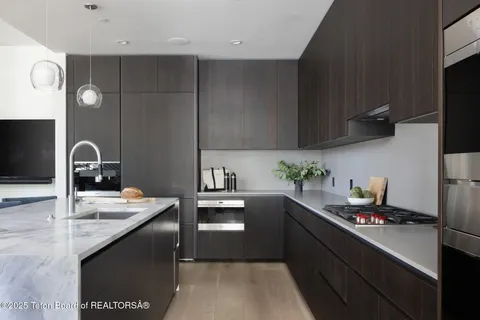 $5,950,000 | 185 Glenwood Street, Unit 9, Jackson, WY 83001