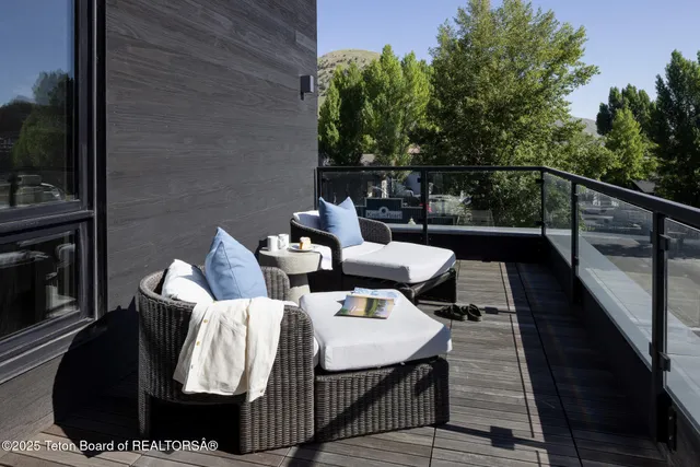 $5,950,000 | 185 Glenwood Street, Unit 9, Jackson, WY 83001