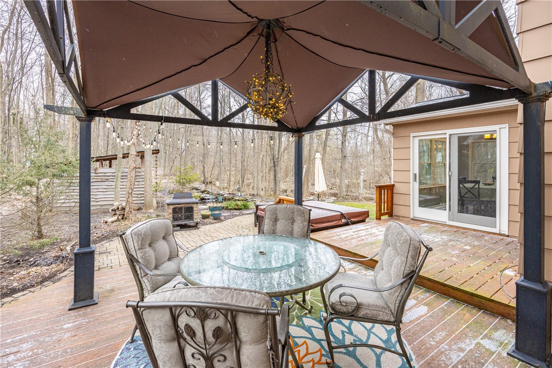 1082 Everwild View Webster, NY 14580 - Photo 16 of 48