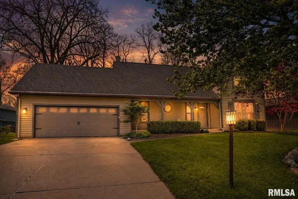 $339,000 | 10611 North Sleepy Hollow Road, Peoria, IL 61615