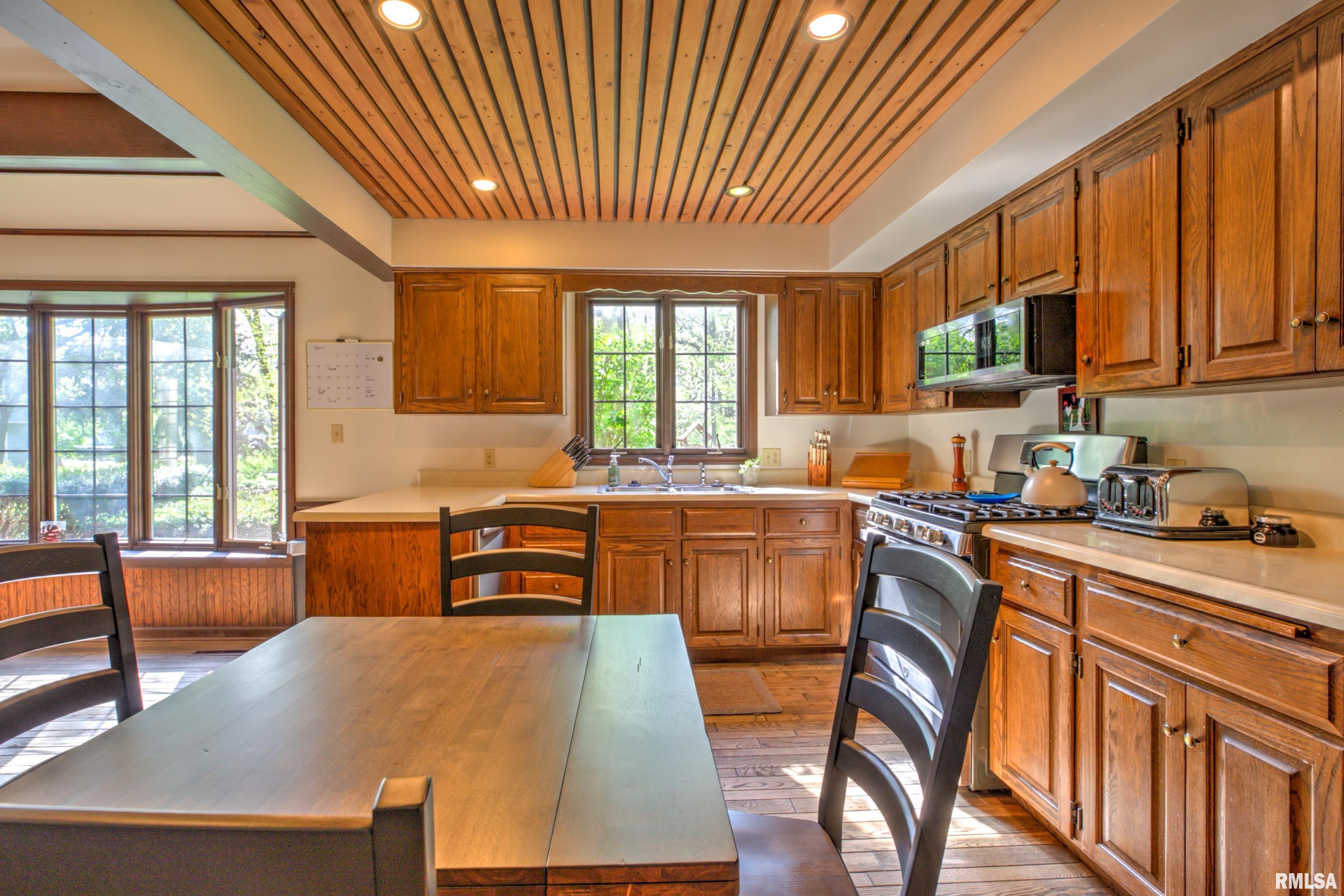 10611 North Sleepy Hollow Road Peoria, IL 61615 - Photo 11 of 63
