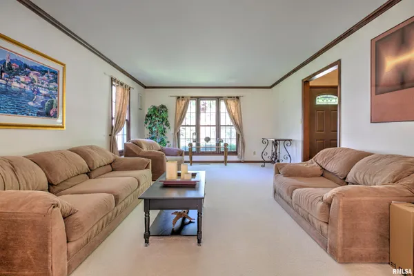 $339,000 | 10611 North Sleepy Hollow Road, Peoria, IL 61615