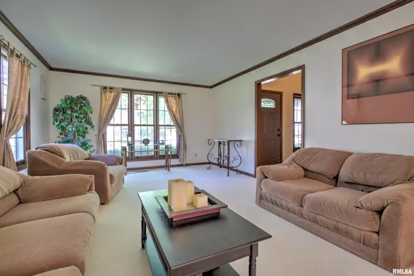 $339,000 | 10611 North Sleepy Hollow Road, Peoria, IL 61615