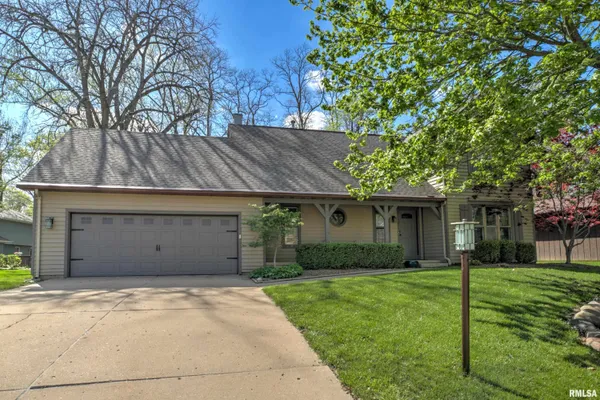 $339,000 | 10611 North Sleepy Hollow Road, Peoria, IL 61615