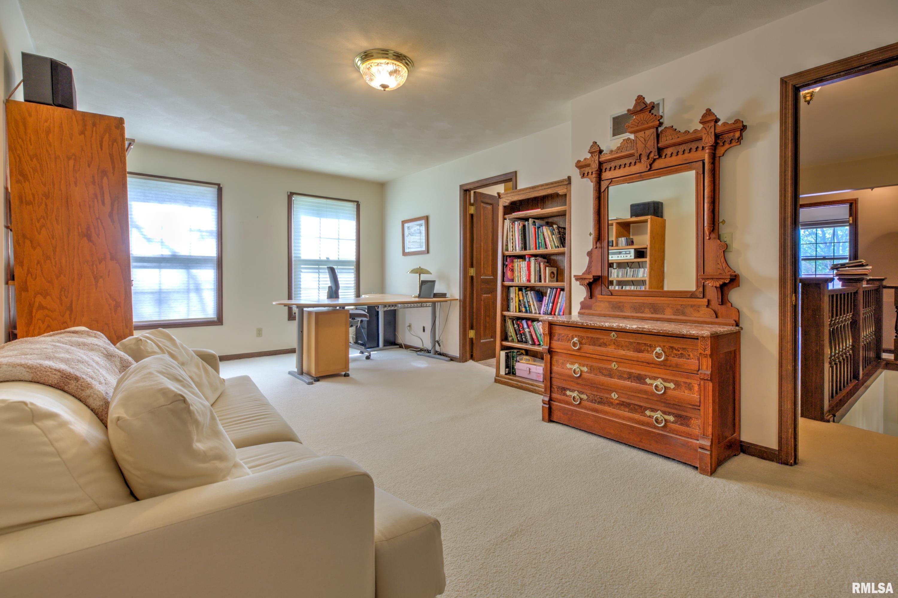 10611 North Sleepy Hollow Road Peoria, IL 61615 - Photo 22 of 63