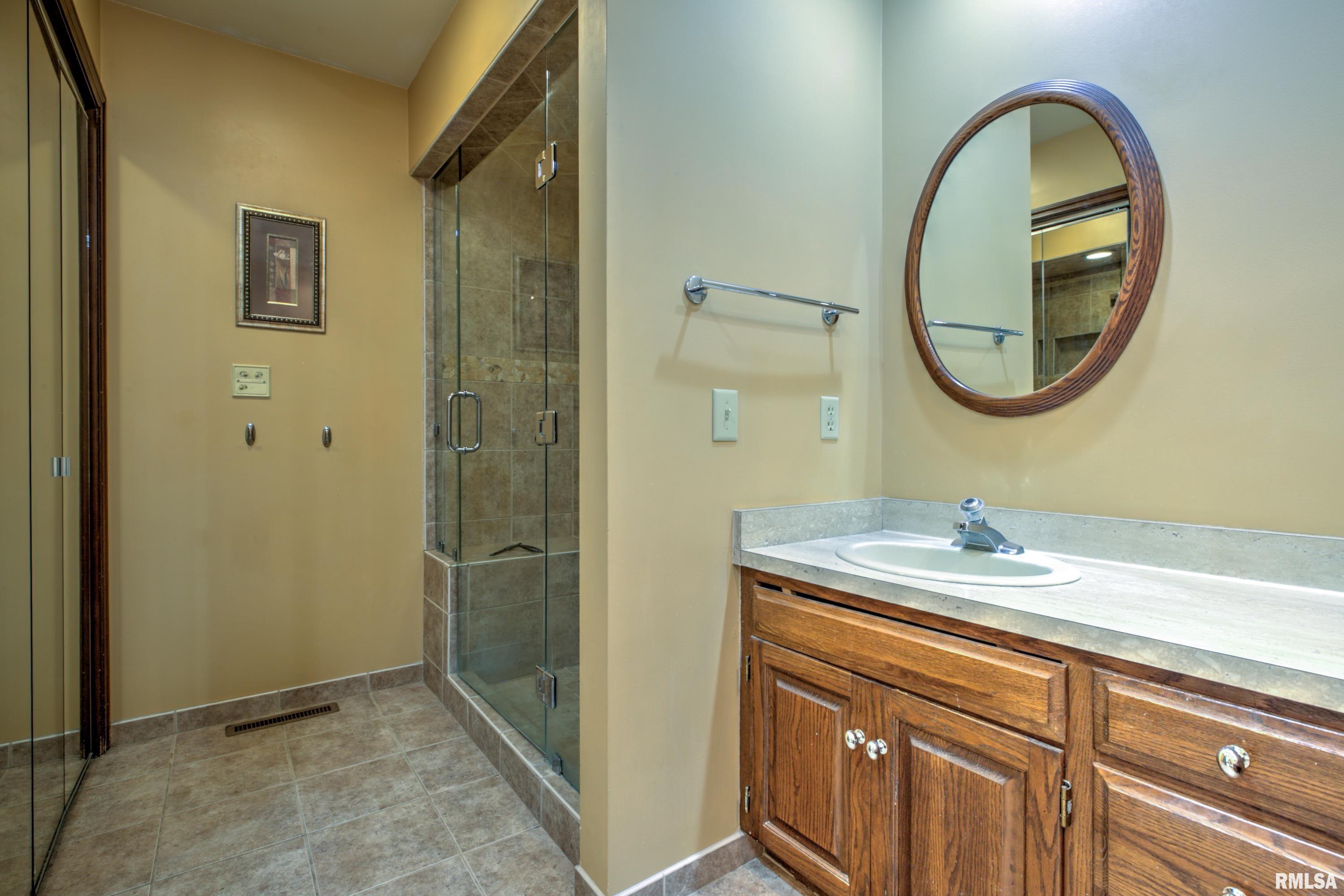 10611 North Sleepy Hollow Road Peoria, IL 61615 - Photo 28 of 63