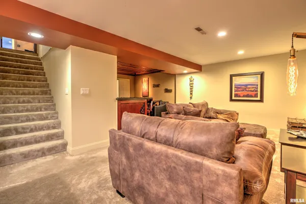 $339,000 | 10611 North Sleepy Hollow Road, Peoria, IL 61615