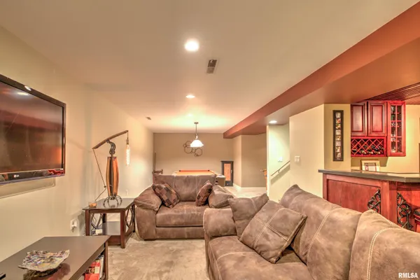 $339,000 | 10611 North Sleepy Hollow Road, Peoria, IL 61615