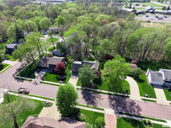 $339,000 | 10611 North Sleepy Hollow Road, Peoria, IL 61615