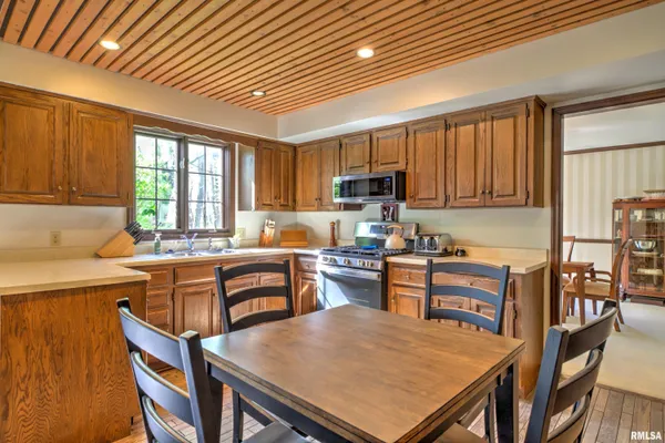 $339,000 | 10611 North Sleepy Hollow Road, Peoria, IL 61615