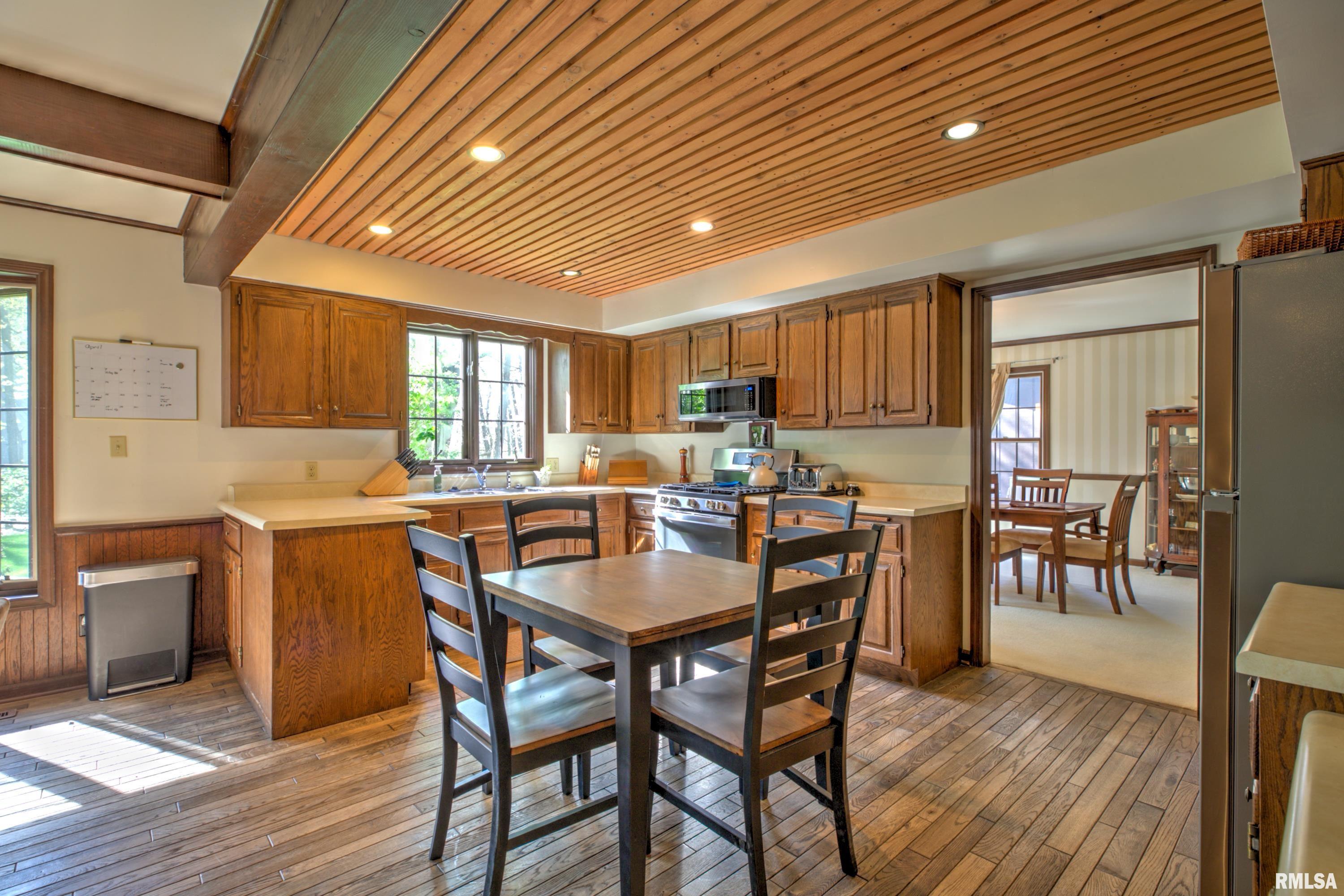 10611 North Sleepy Hollow Road Peoria, IL 61615 - Photo 9 of 63