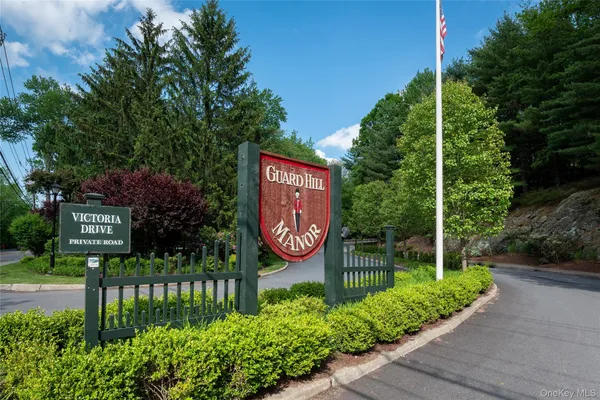 $699,000 | 502 Kensington Way, Mount Kisco, NY 10549