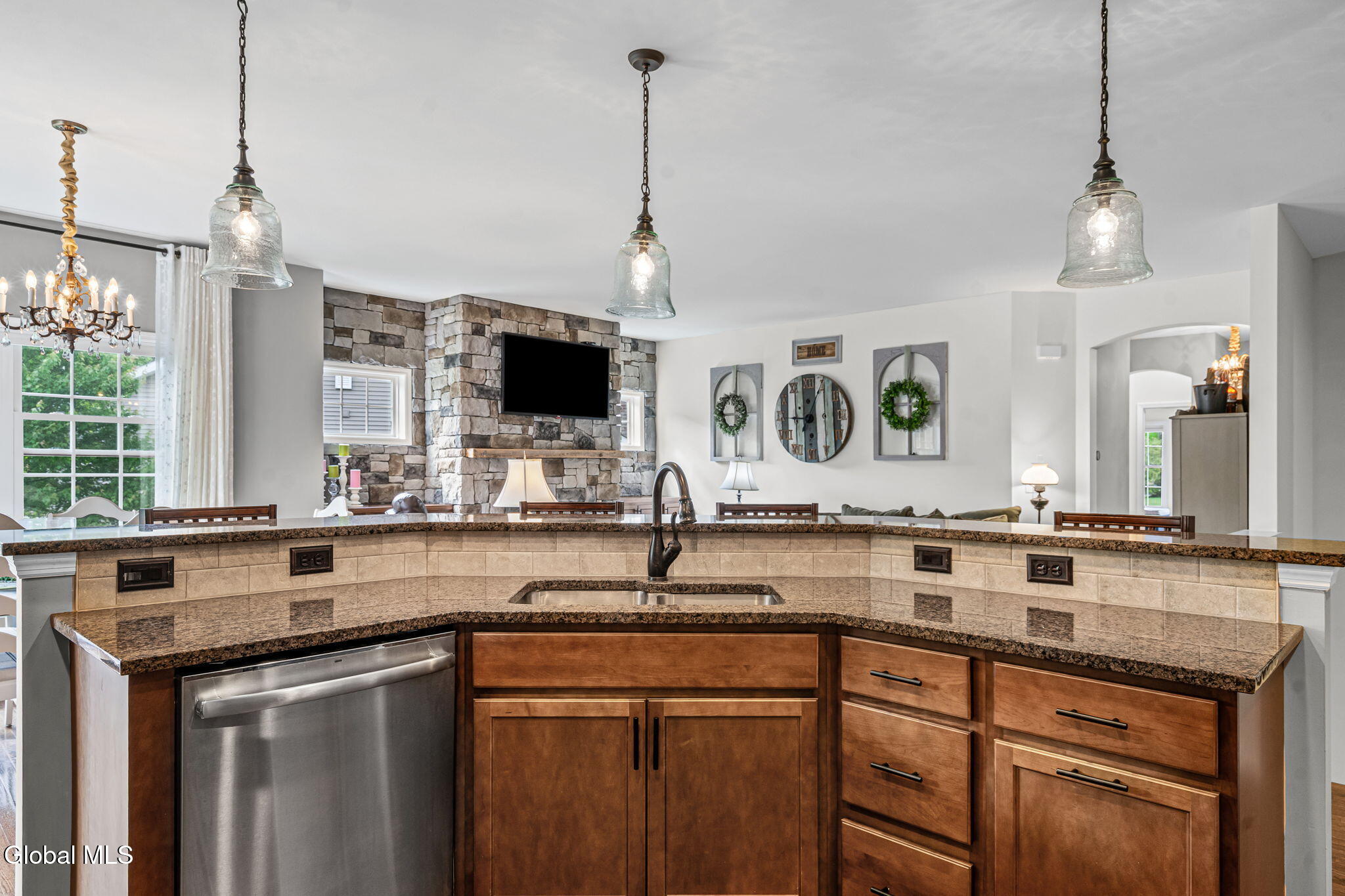5 Rosemore Place Halfmoon, NY 12118 - Photo 13 of 38 14-web-or-mls-5-rosemore-pl