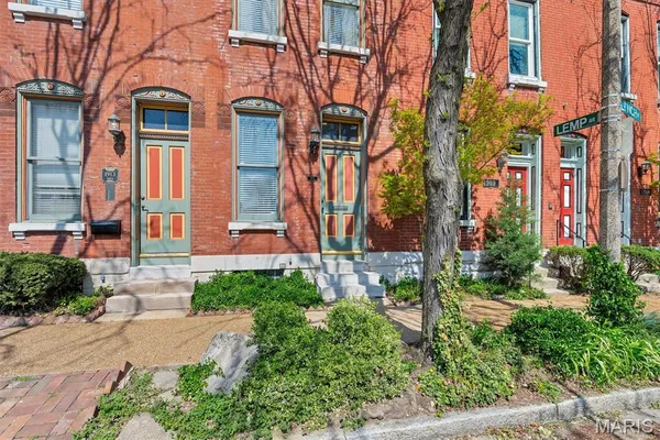 $299,900 | 1911 Lynch Street, St. Louis, MO 63118