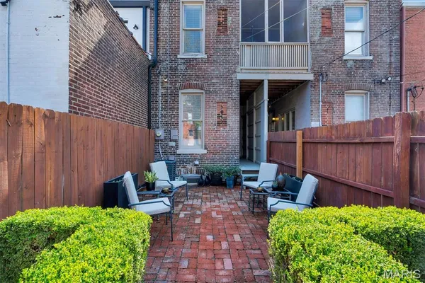 $299,900 | 1911 Lynch Street, St. Louis, MO 63118
