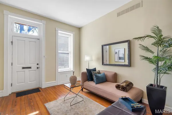 $299,900 | 1911 Lynch Street, St. Louis, MO 63118