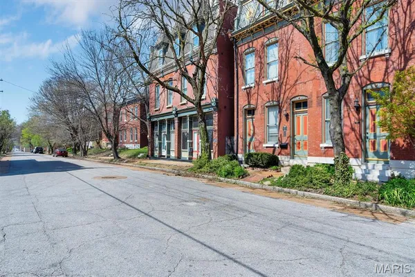 $299,900 | 1911 Lynch Street, St. Louis, MO 63118