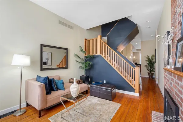 $299,900 | 1911 Lynch Street, St. Louis, MO 63118