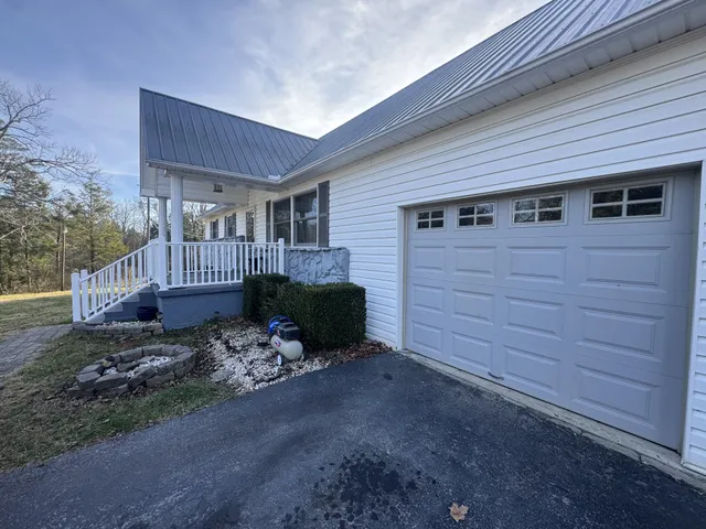 $299,900 | 101 Creek Drive, Monterey, TN 38574