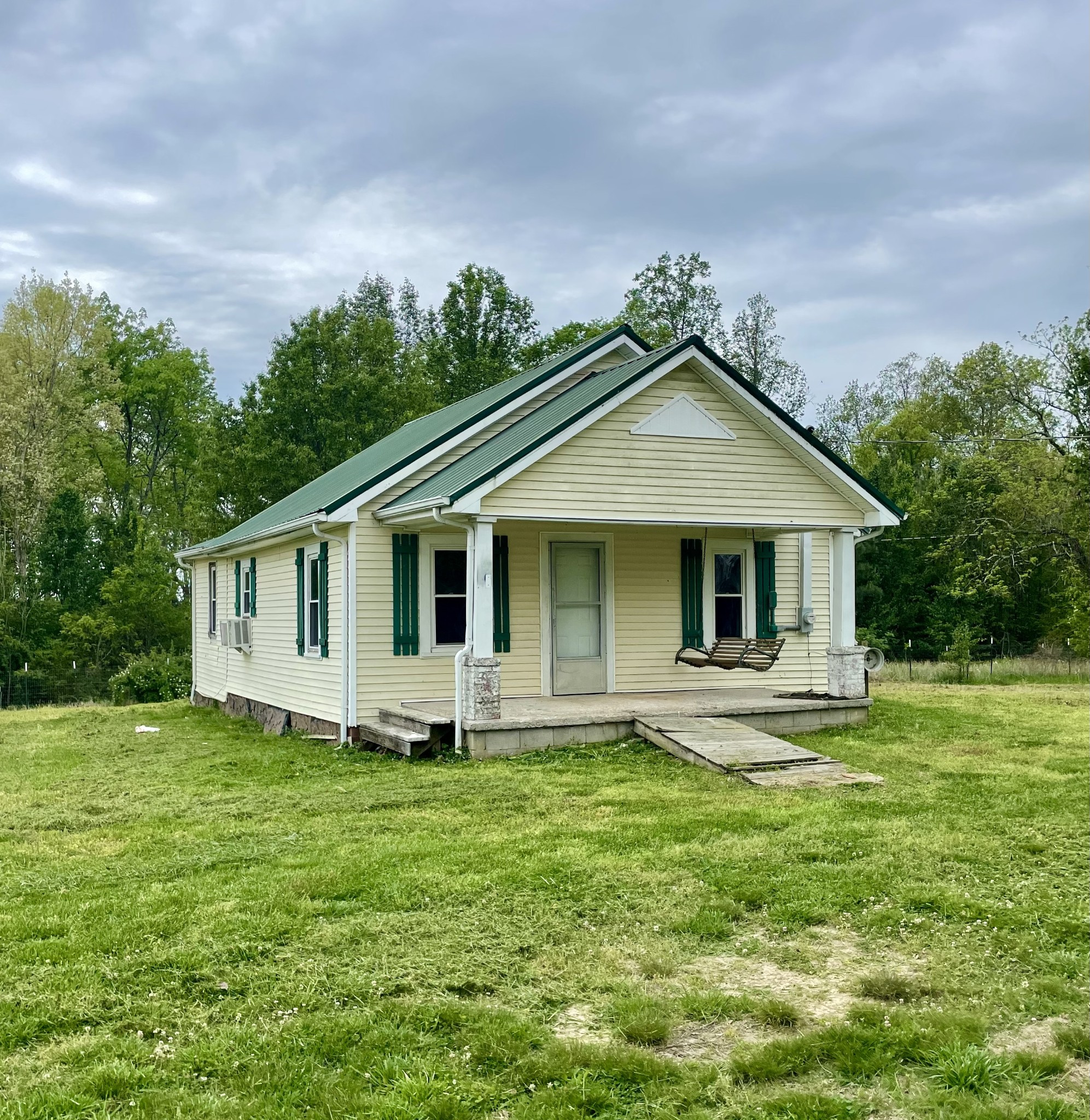 110 Shannon Road Leoma, TN 38468 - Photo 3 of 9