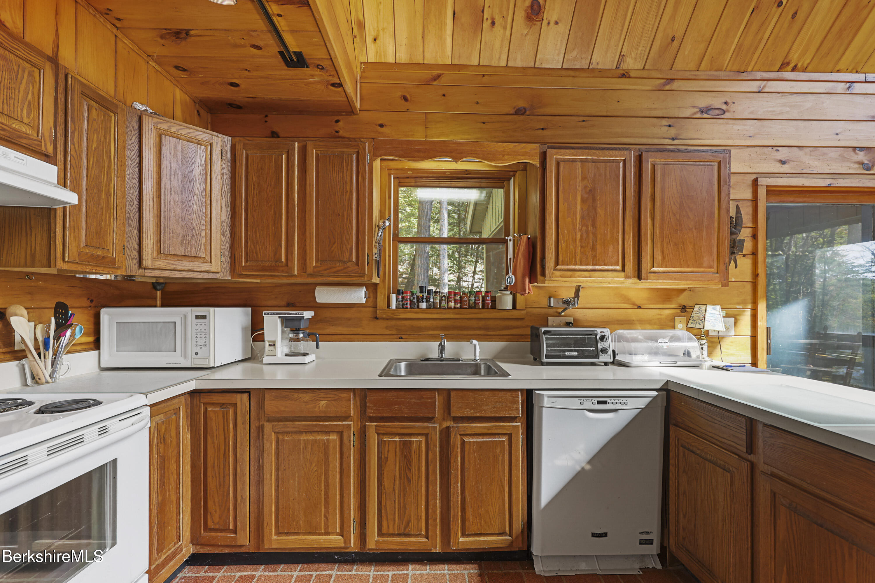 98 Loop Drive Otis, MA 01029 - Photo 14 of 35 Kitchen