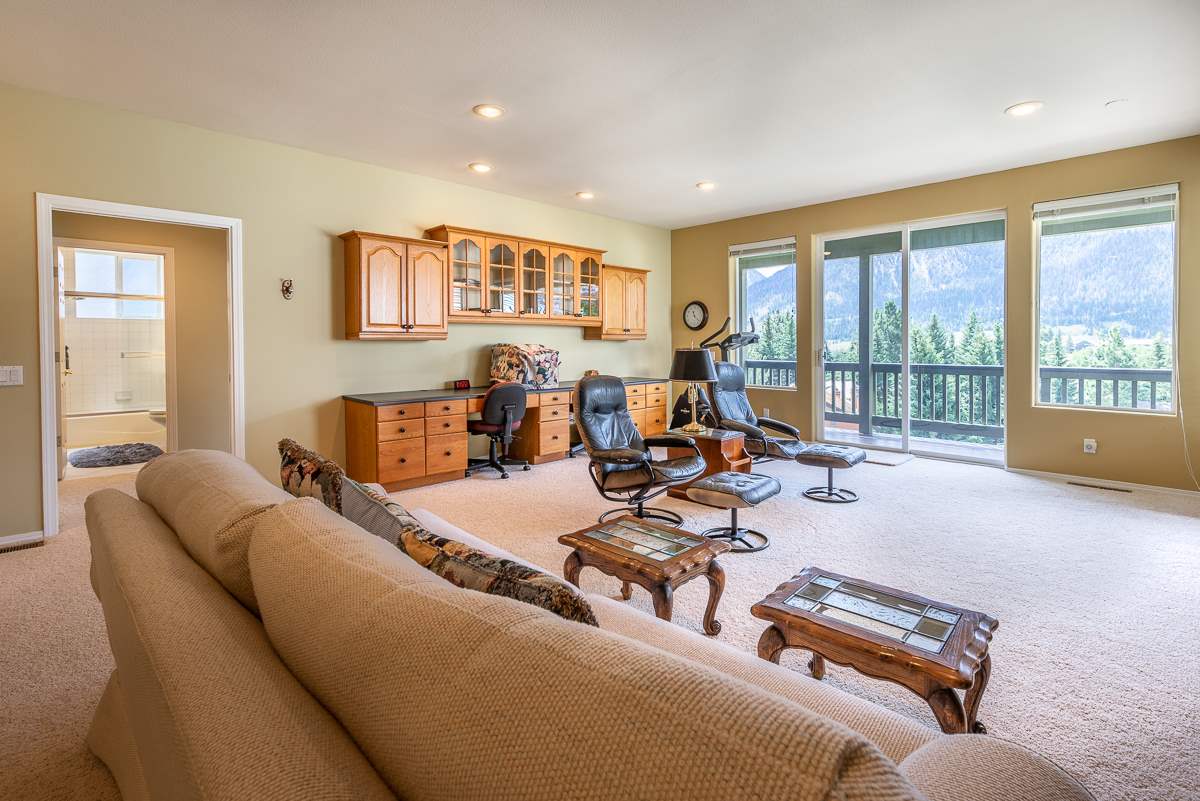 77 Ridge Way Mammoth Lakes, CA 93546 - Photo 20 of 32 Gallery Image 20