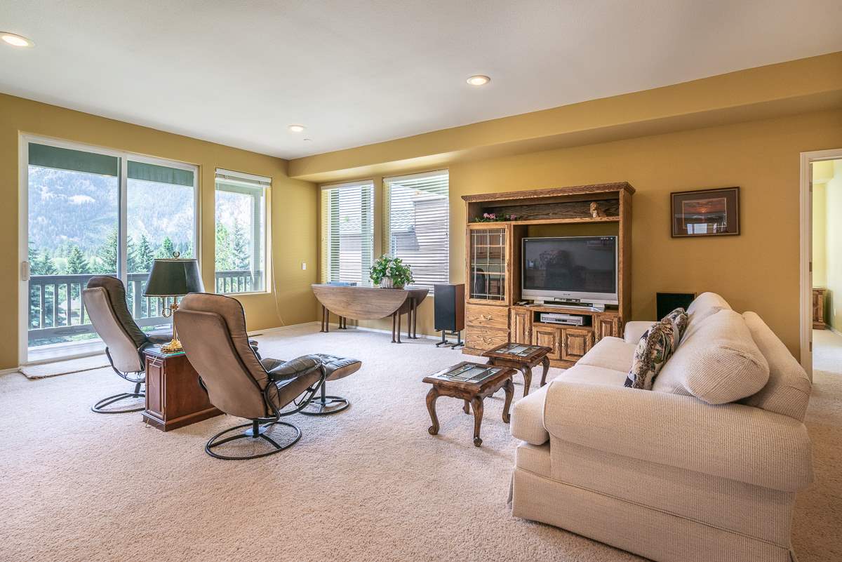 77 Ridge Way Mammoth Lakes, CA 93546 - Photo 21 of 32 Gallery Image 21