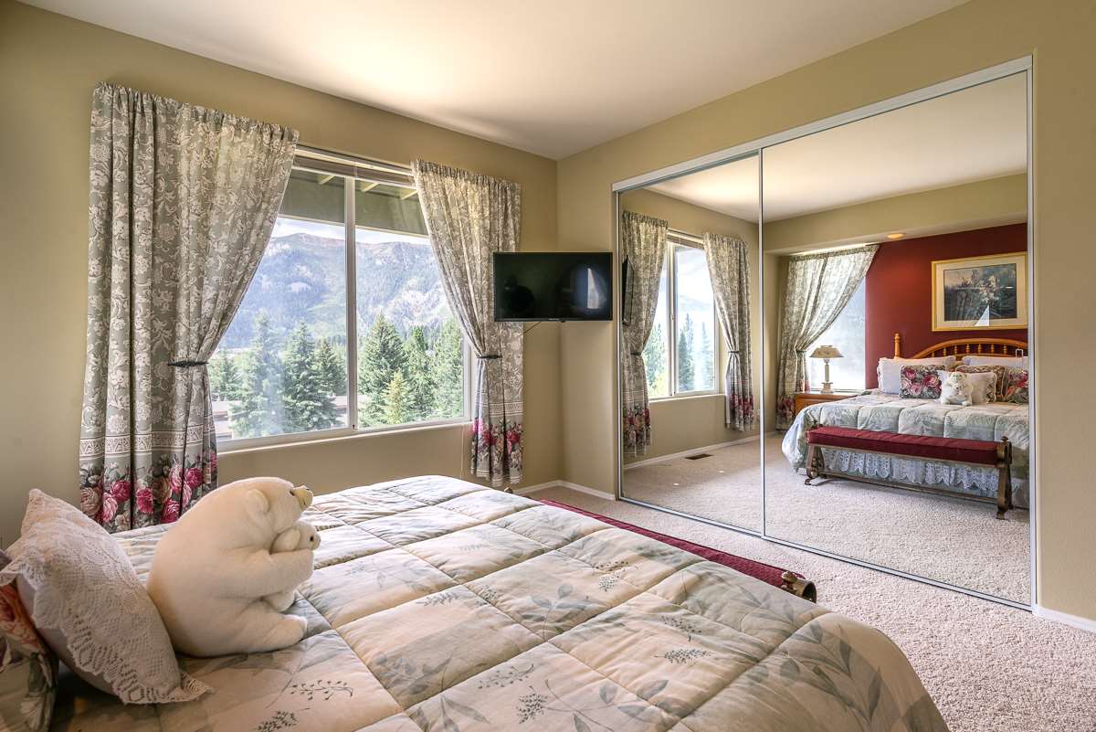 77 Ridge Way Mammoth Lakes, CA 93546 - Photo 28 of 32 Gallery Image 28