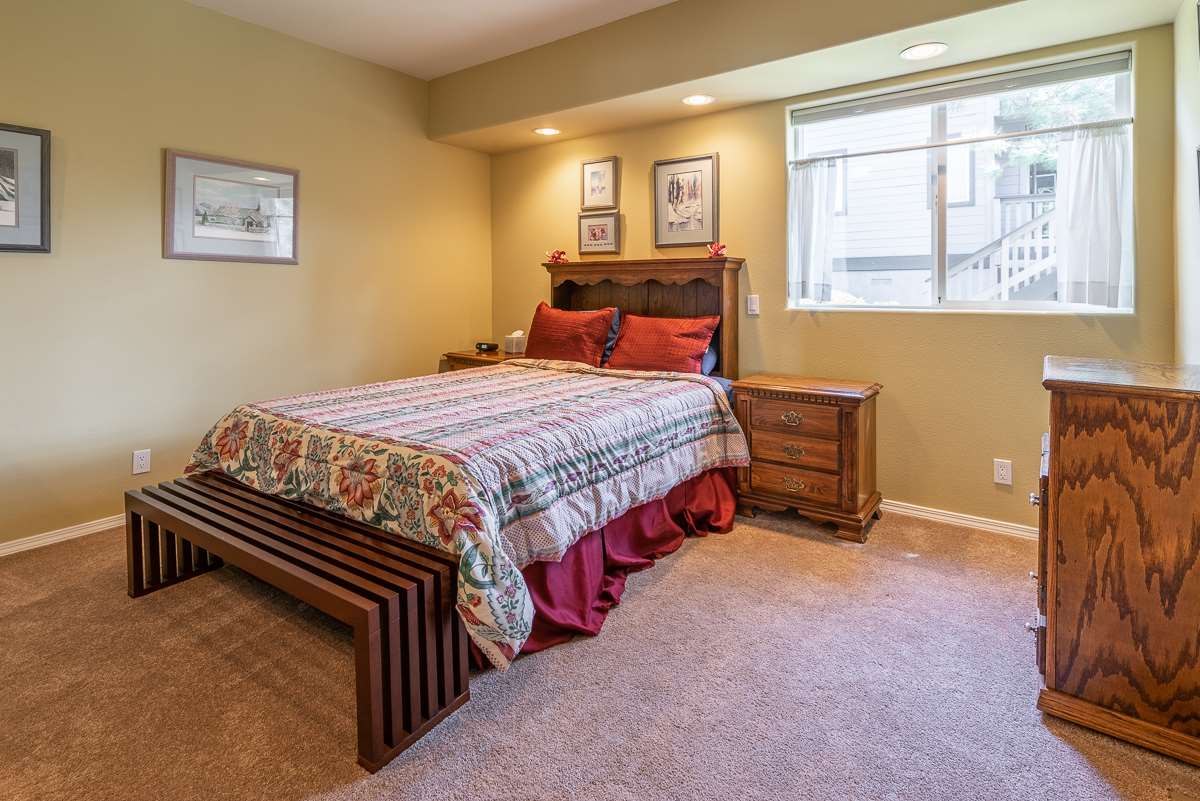 77 Ridge Way Mammoth Lakes, CA 93546 - Photo 30 of 32 Gallery Image 30