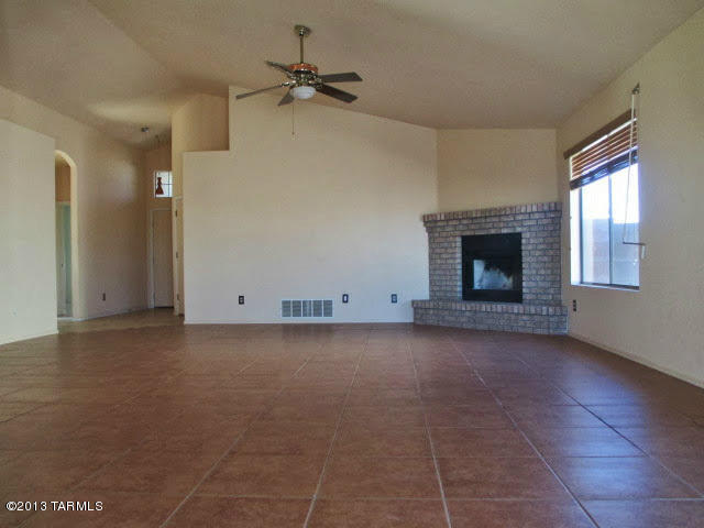 2116 Jacana Loop Tucson, AZ 85745 - Photo 9 of 35
