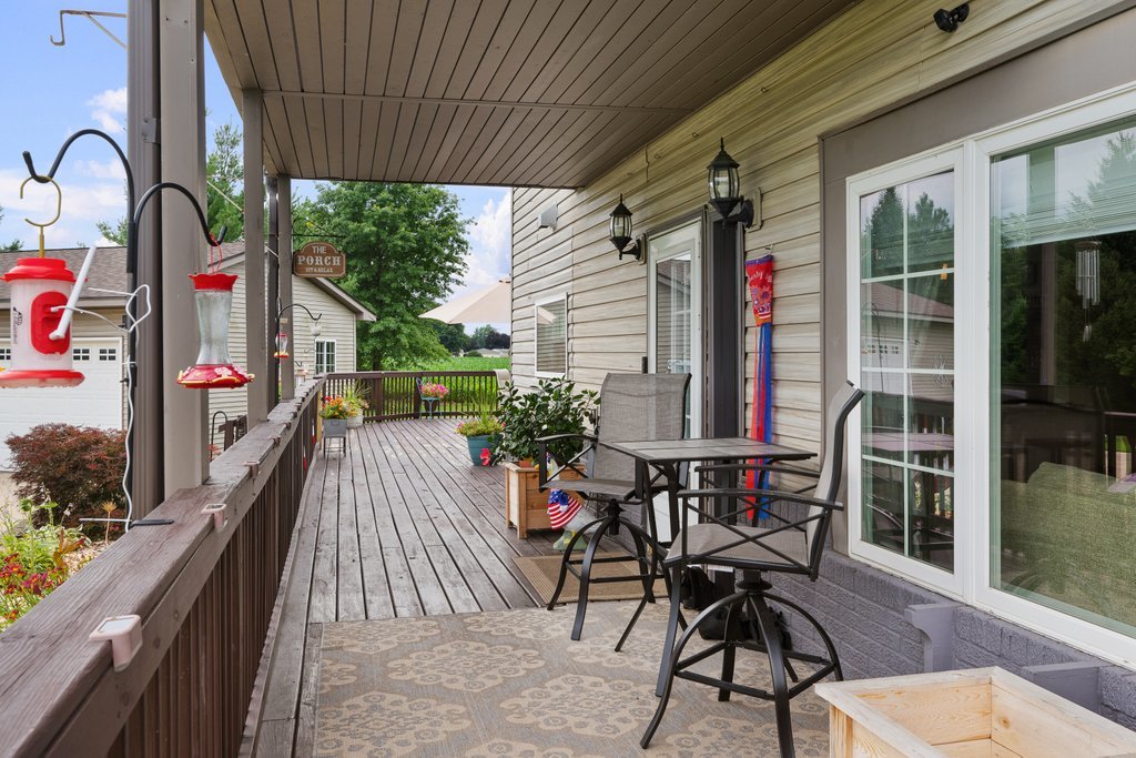 1814 Big Island Road Rock Island, IL 61201 - Photo 7 of 60