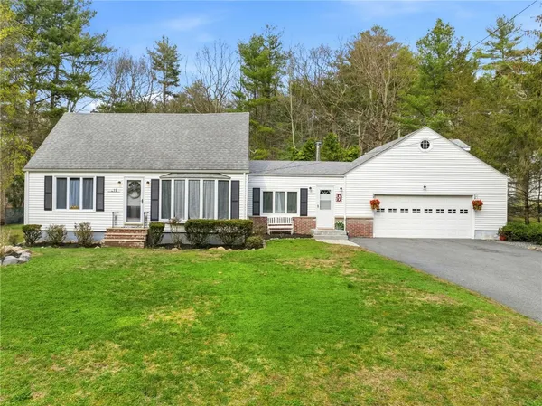 $799,000 | 19 Fanning Lane, Smithfield, RI 02828