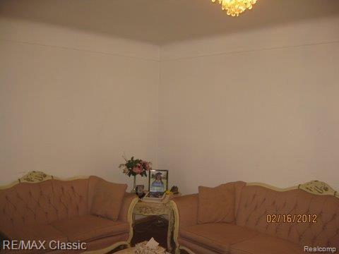 5221 Chase Road Dearborn, MI 48126 - Photo 3 of 10 Chase 5221 BPO 2-16-12 ra (6).JP