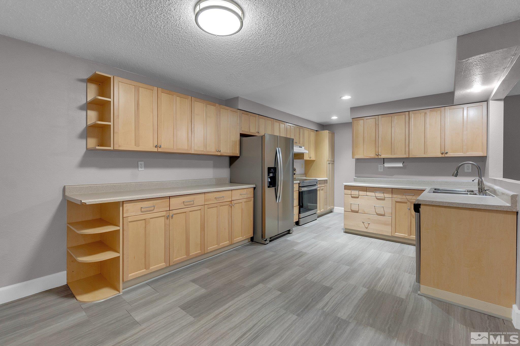 6645 Lotus Street Reno, NV 89506 - Photo 5 of 17 Photo 5