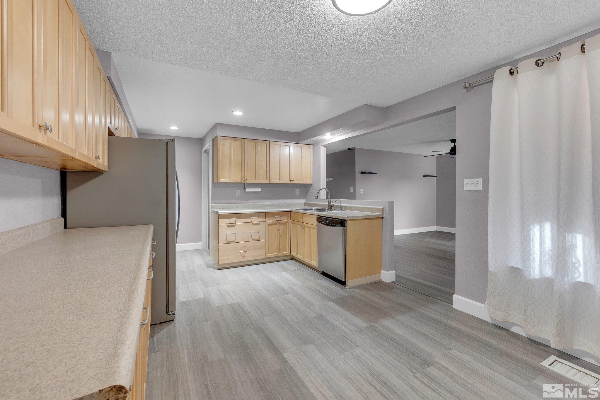 6645 Lotus Street Reno, NV 89506 - Photo 6 of 17 Photo 6