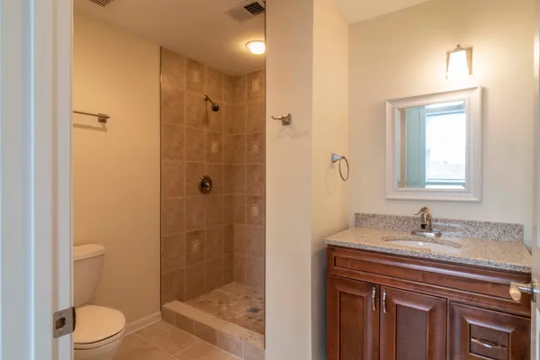 $2,300 | 1761 West Augusta Boulevard, Unit 2F, Chicago, IL 60622