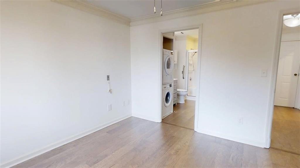 300 Johnson Ferry Road, Unit B201 Atlanta, GA 30328 - Photo 25 of 32 wooden floor in a room
