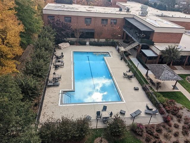 300 Johnson Ferry Road, Unit B201 Atlanta, GA 30328 - Photo 4 of 32 a view of a back yard of the house